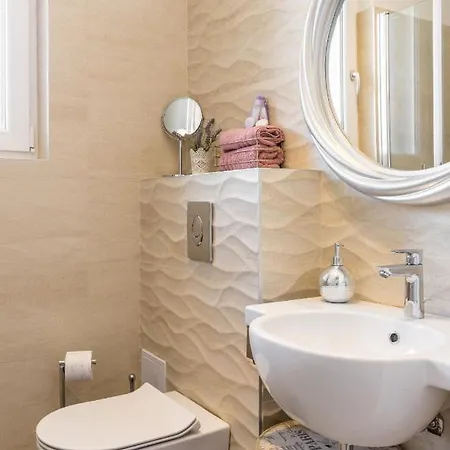 Appartement Romantic With Balcony Split