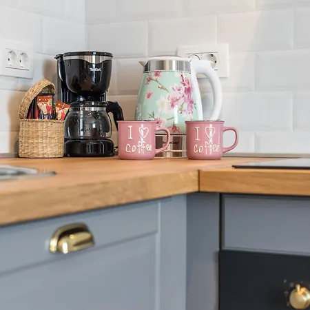 Romantic With Balcony Apartman *