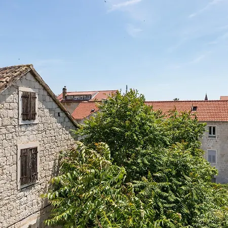Romantic With Balcony Apartman *